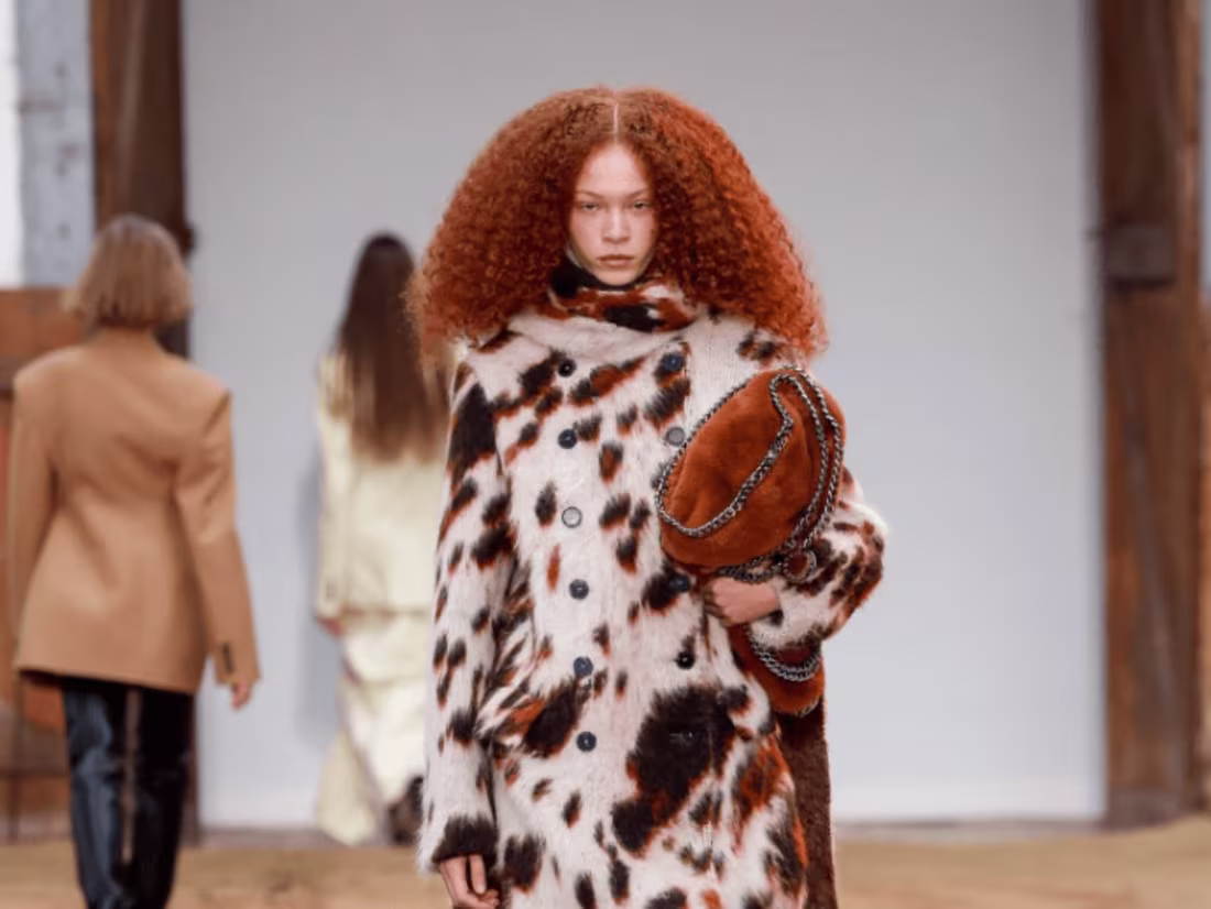 Cover image for Stella McCartney’s Fall 2023 RTW Is A Horse Girl’s Dream — Stri…
