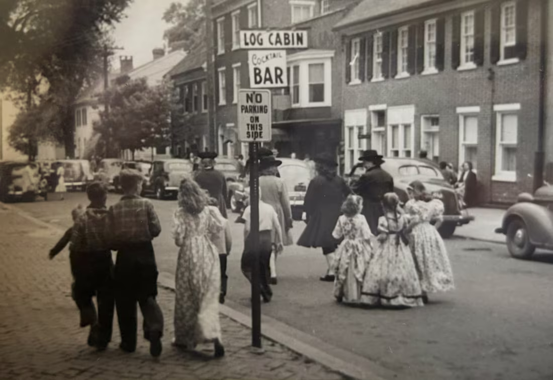 Cover image for Celebrate the 100th anniversary of Day in Old New Castle