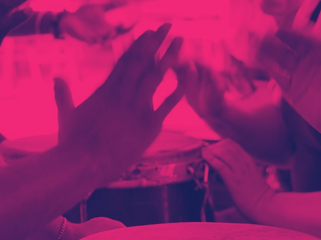 Cover image for Peculiaridades del desarrollo de tradiciones folclórico-populare