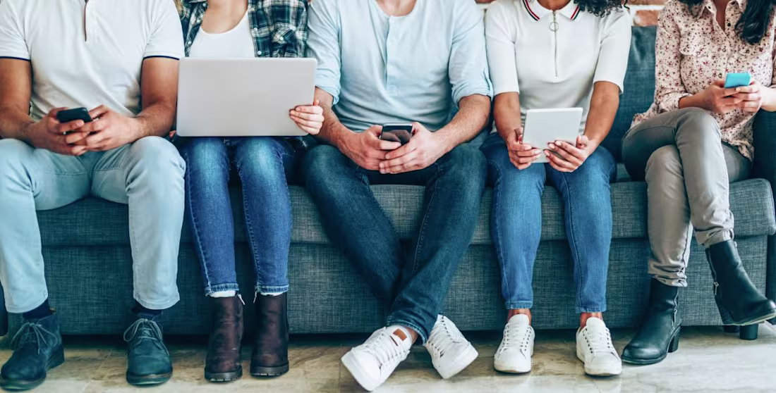 Cover image for Article: How to Reach Freshmen Through Social Media 