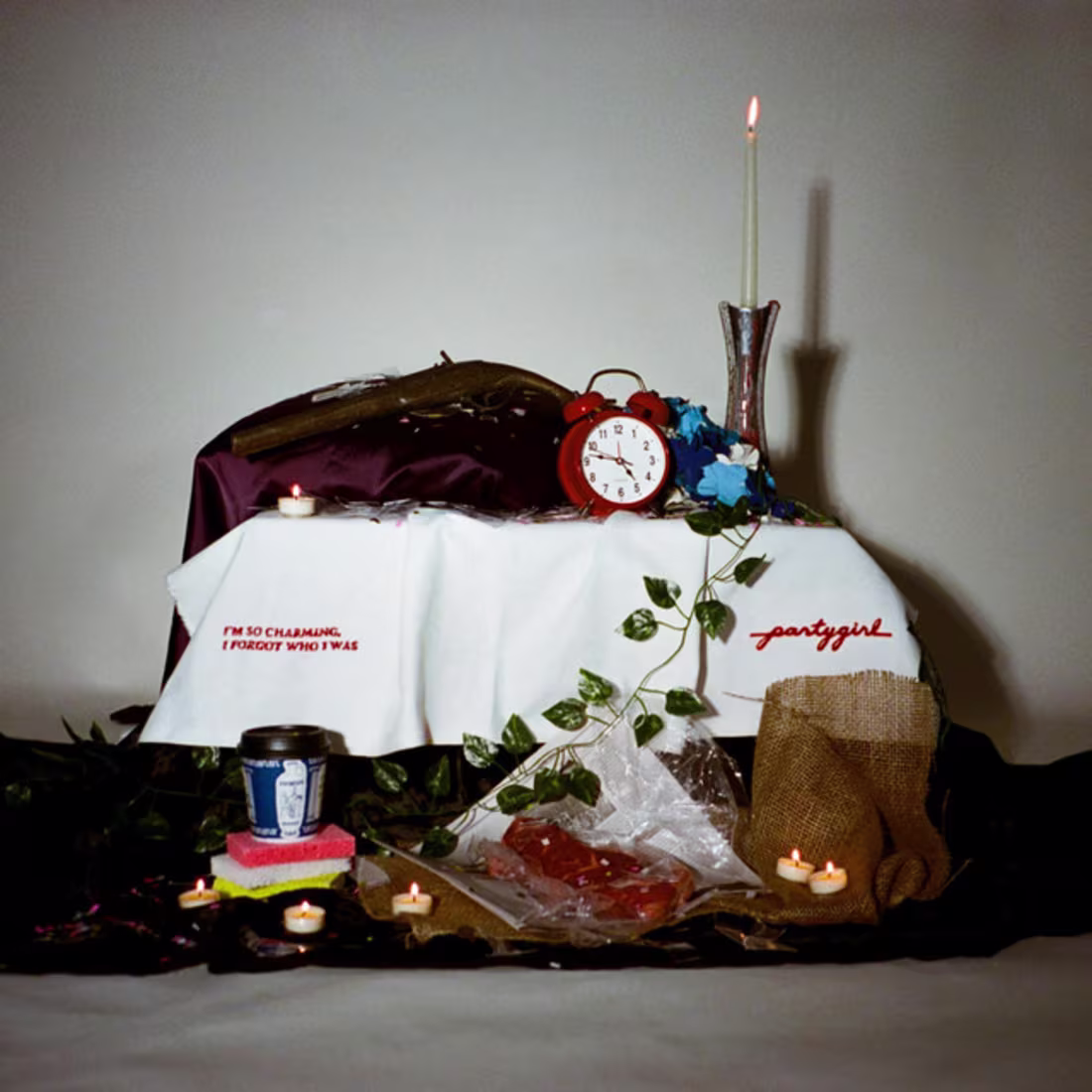 Cover image for "I'm so charming, I forgot who I was (I)" - EP by partygirl