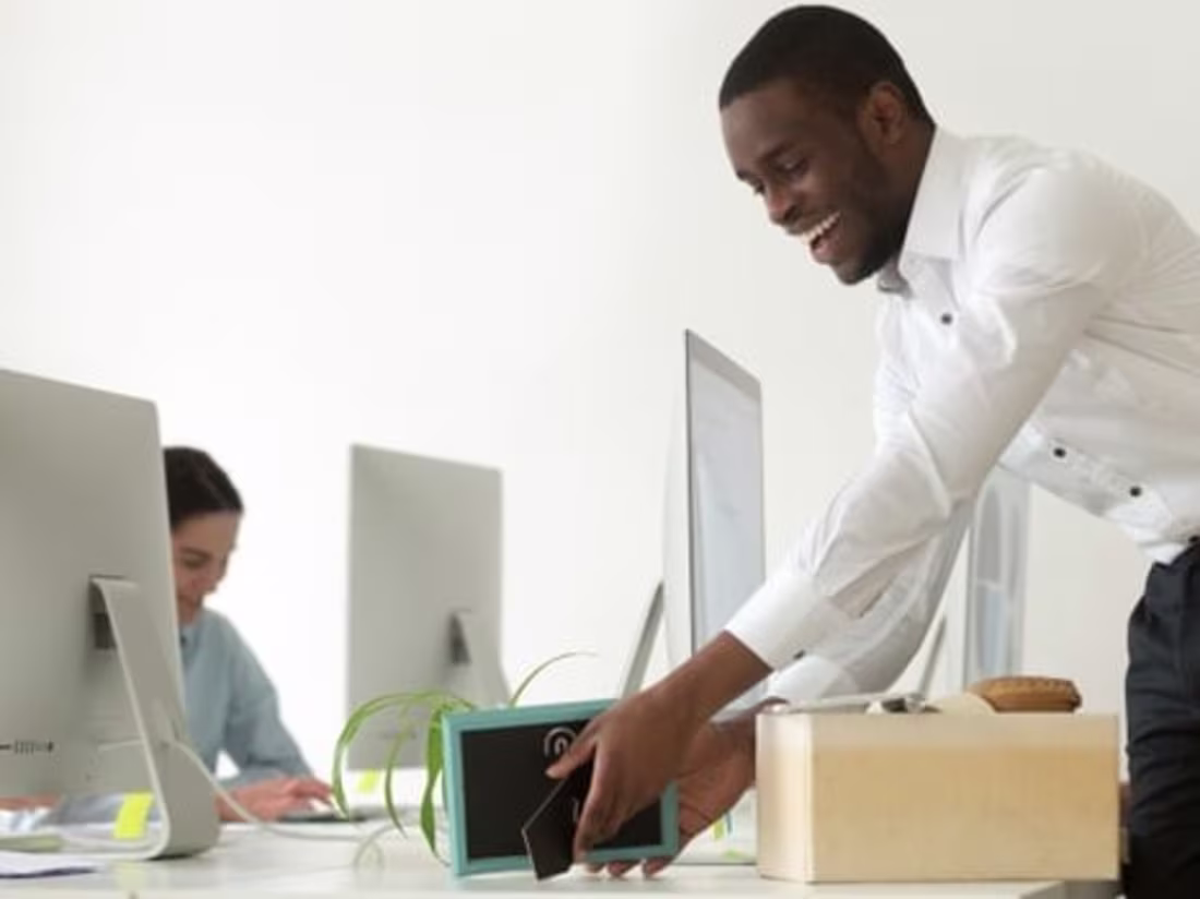 Cover image for The ultimate guide to employee relocation packages - Moovick Bl…