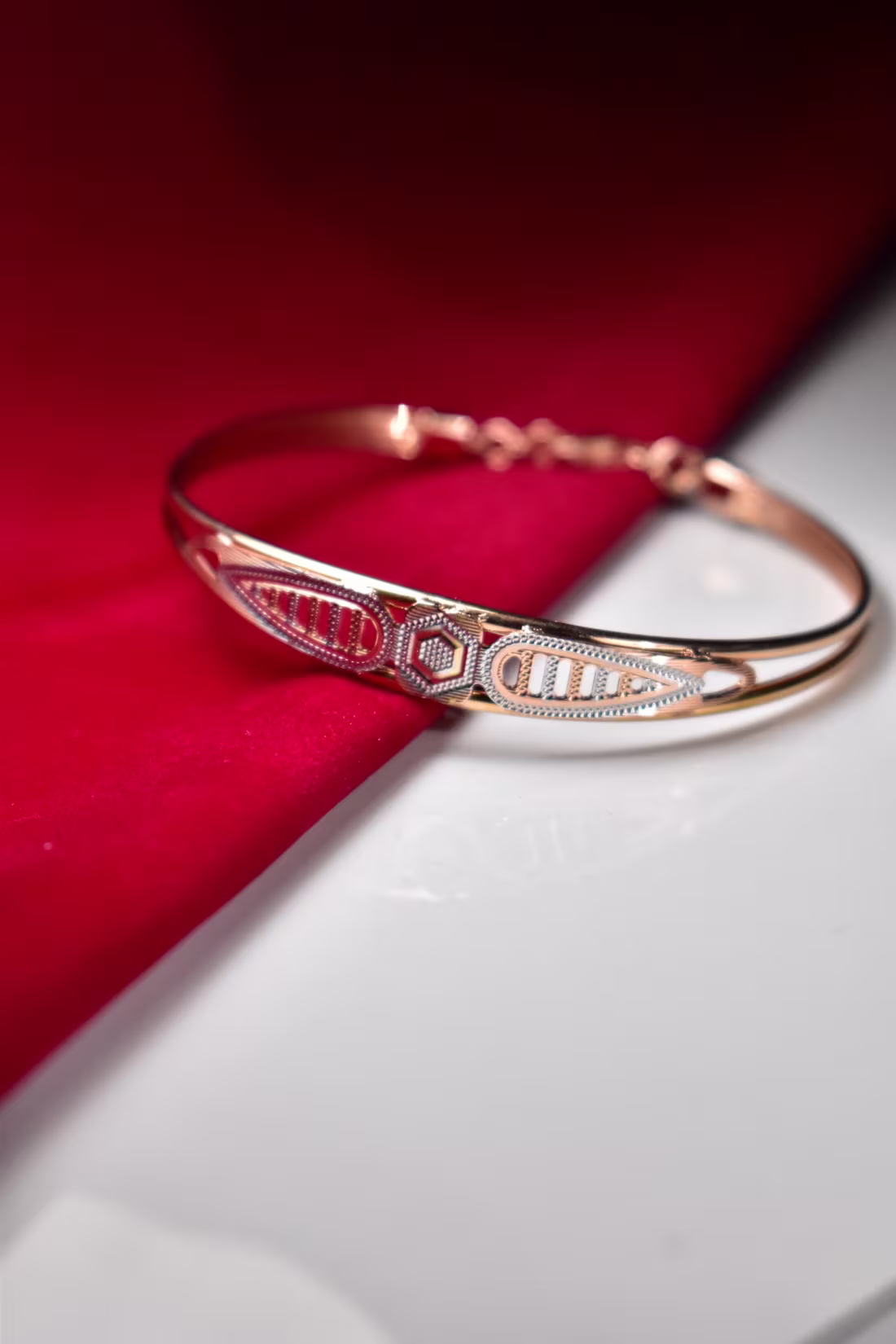 Cover image for professional jewelry photoshoot for the jewelry brands