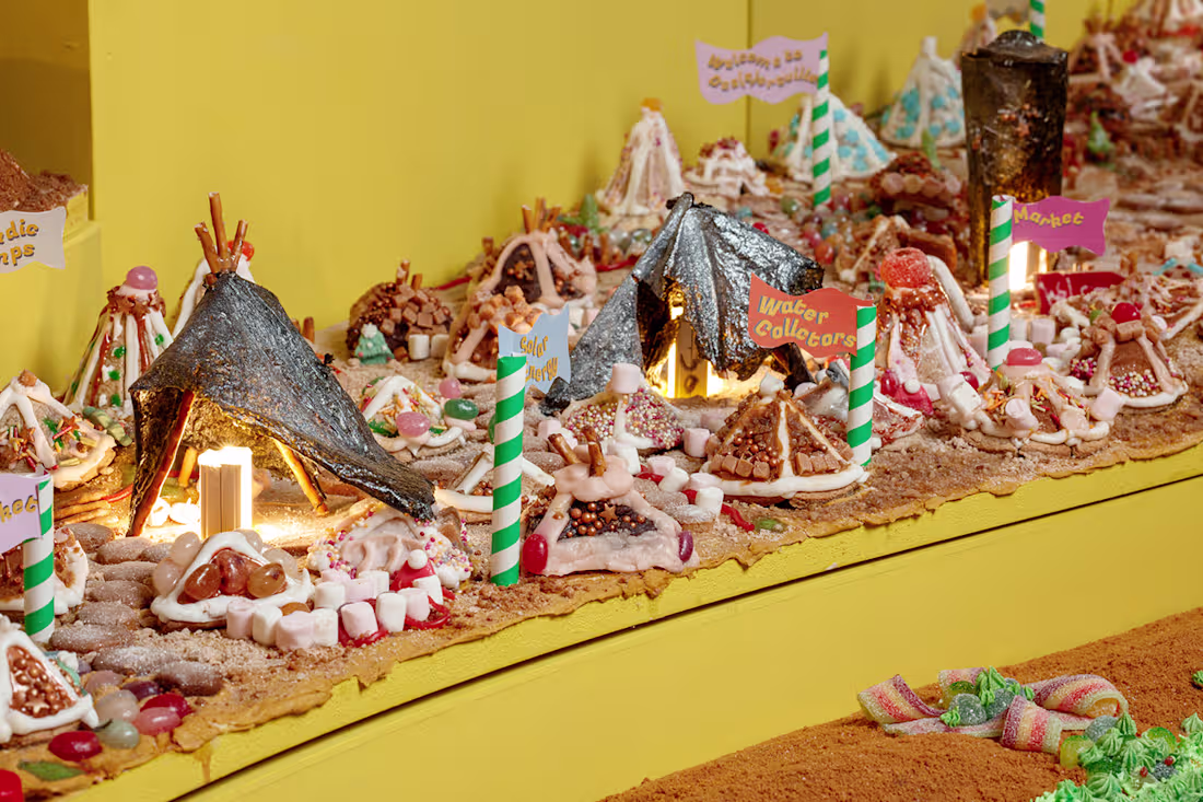 Cover image for Des(s)sertville