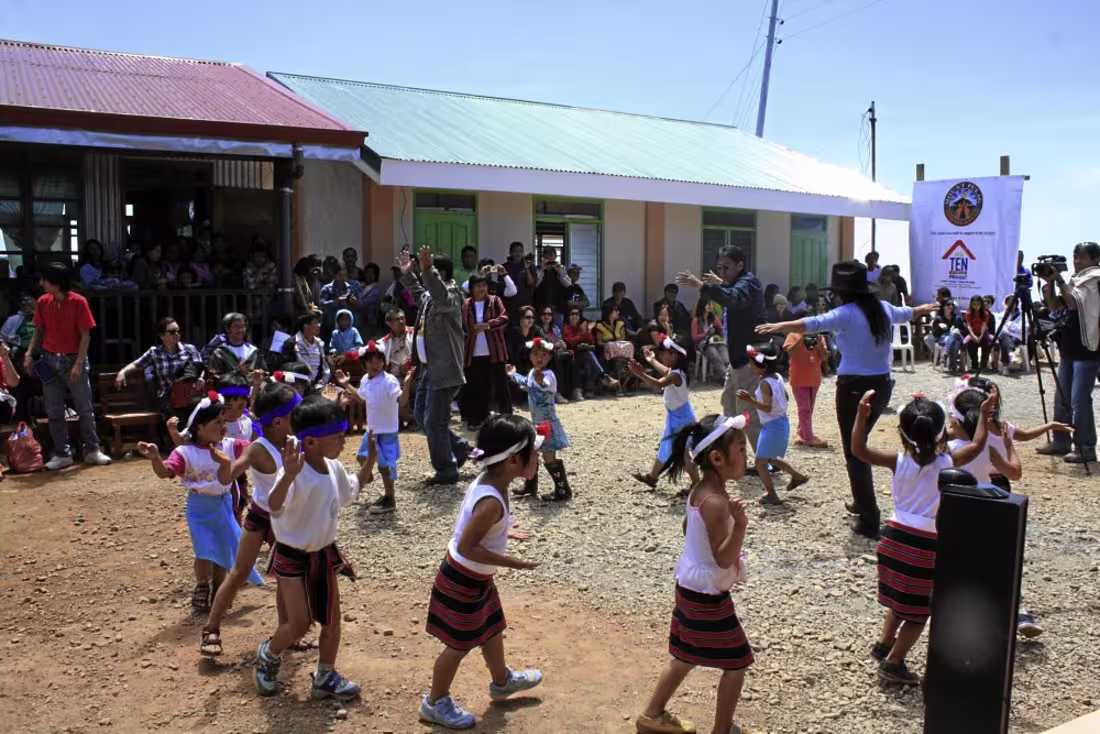 Cover image for Building a school up in the clouds