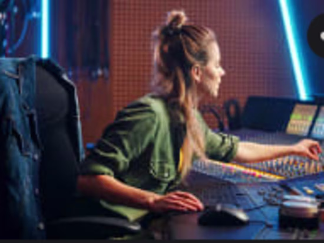 Cover image for I will turn your spoken words into written text