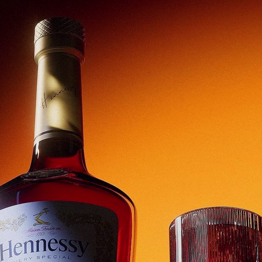 Cover image for @makie.studio on Instagram: “Modélisation 3D d’une bouteille de…