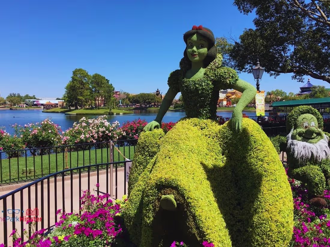 Cover image for What to Wear to Disney World in April (Packing List Guide for 2…