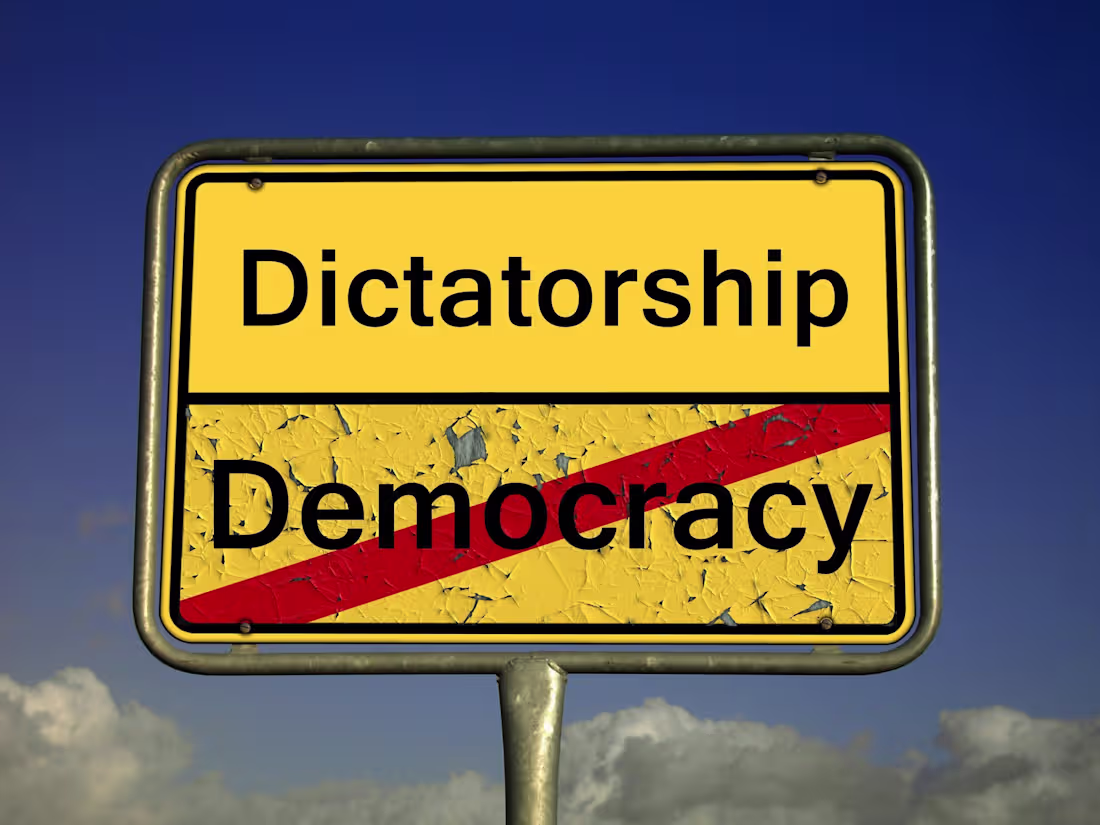 Cover image for Understanding Democracy