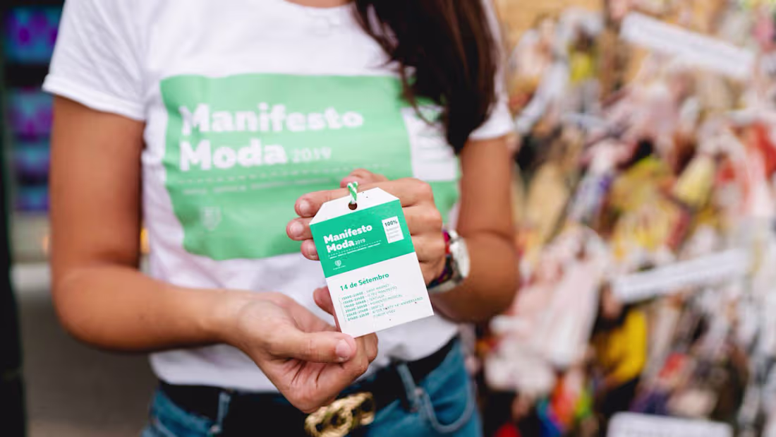 Cover image for Manifesto Moda