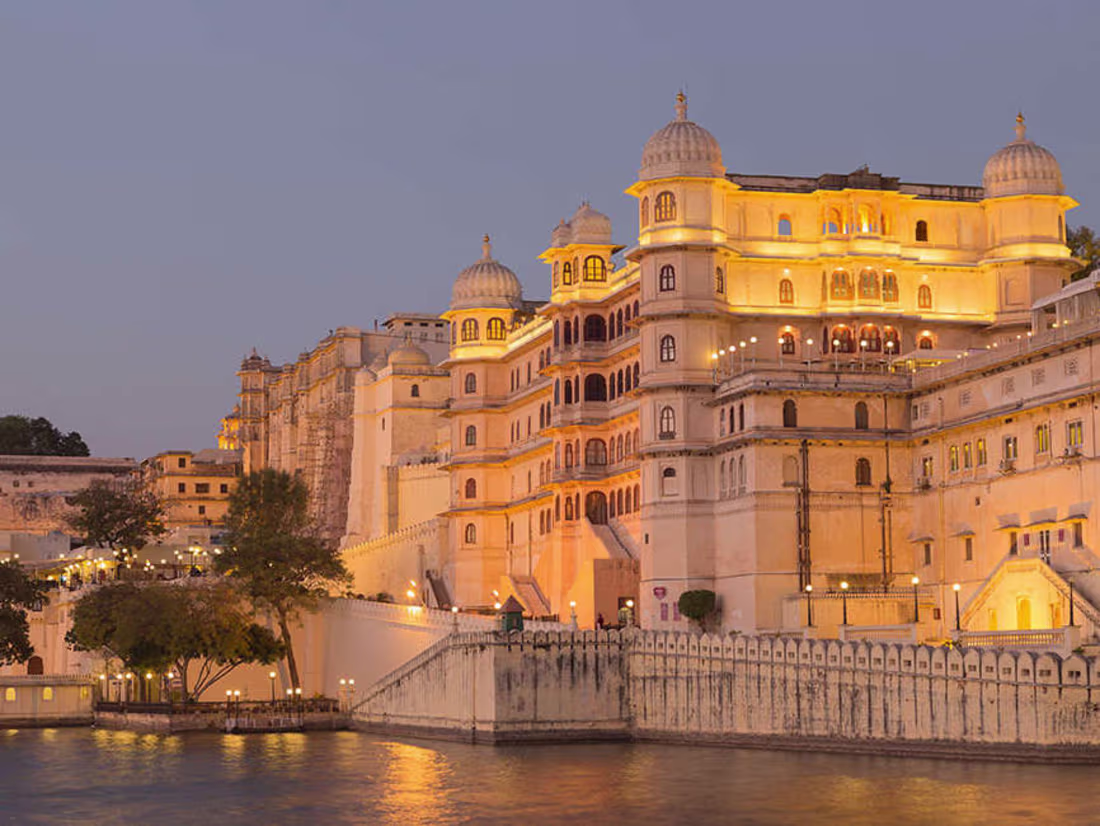 Cover image for Taxi service in Udaipur