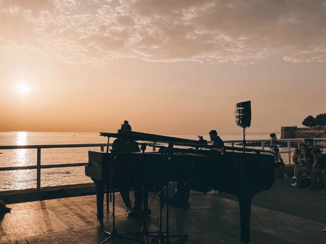 Cover image for Vecchio e il mare: digital music business