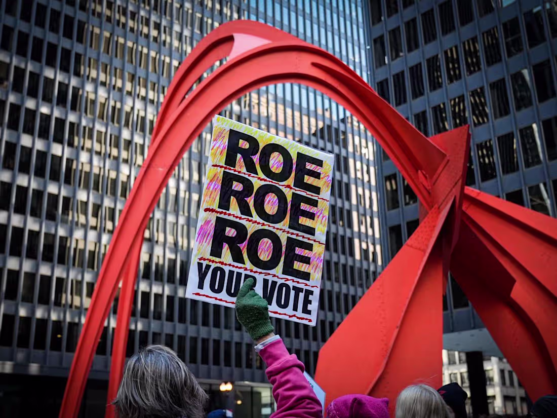 Cover image for Columbia students join Chicago Women's March for reproductive...