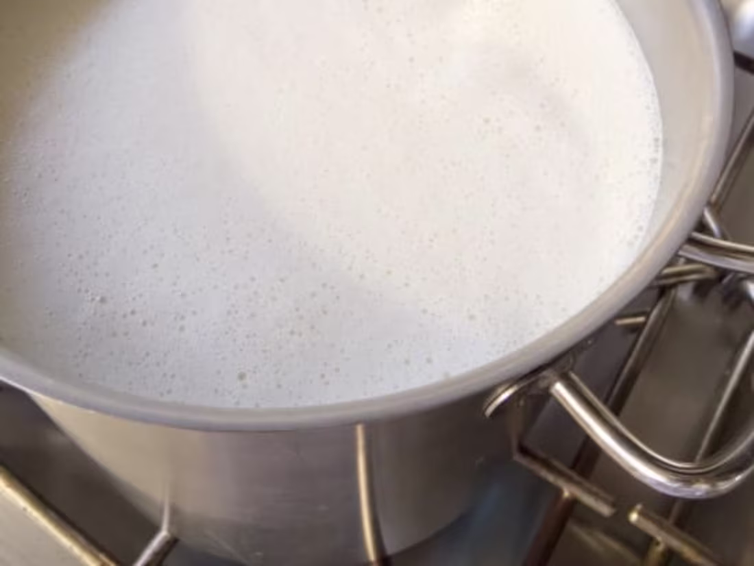 Cover image for How to Scald High Lipase Breast Milk | WonderBaby.org