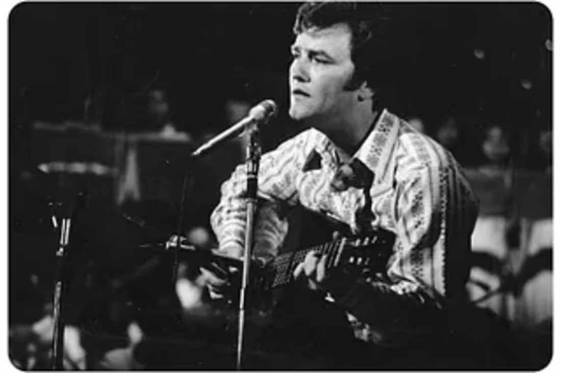 Cover image for Mickey Newbury Article