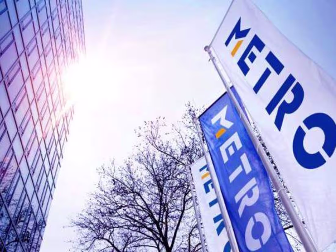 Cover image for Metro MAX