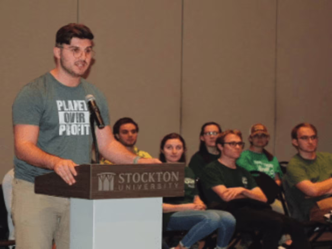 Cover image for PARTIAL PLASTIC BAN PROPOSED TO STUDENT SENATE