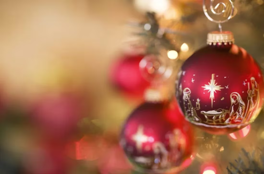 Cover image for Embracing the Magic: Why Christmas Is the Best Time of the Year