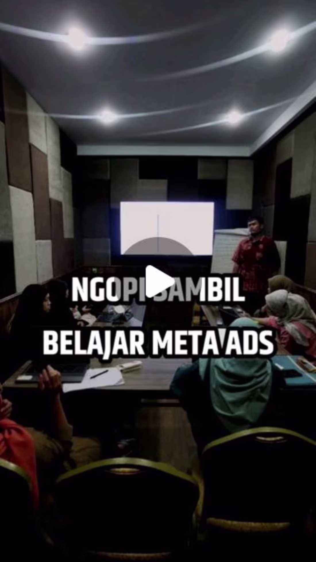 Cover image for Mastering Digital Marketing: Cinematic Class Insights