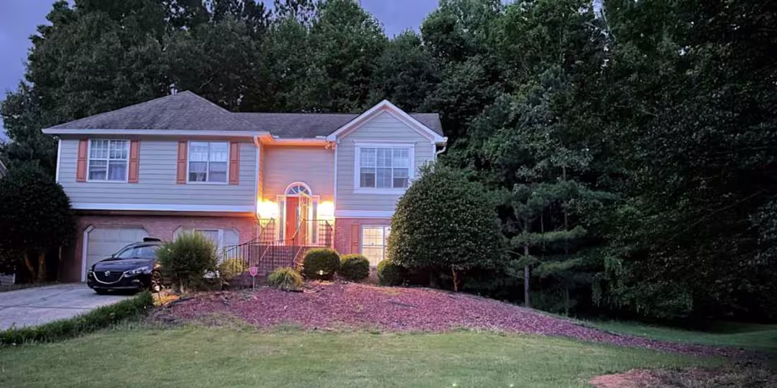 Cover image for Roomies