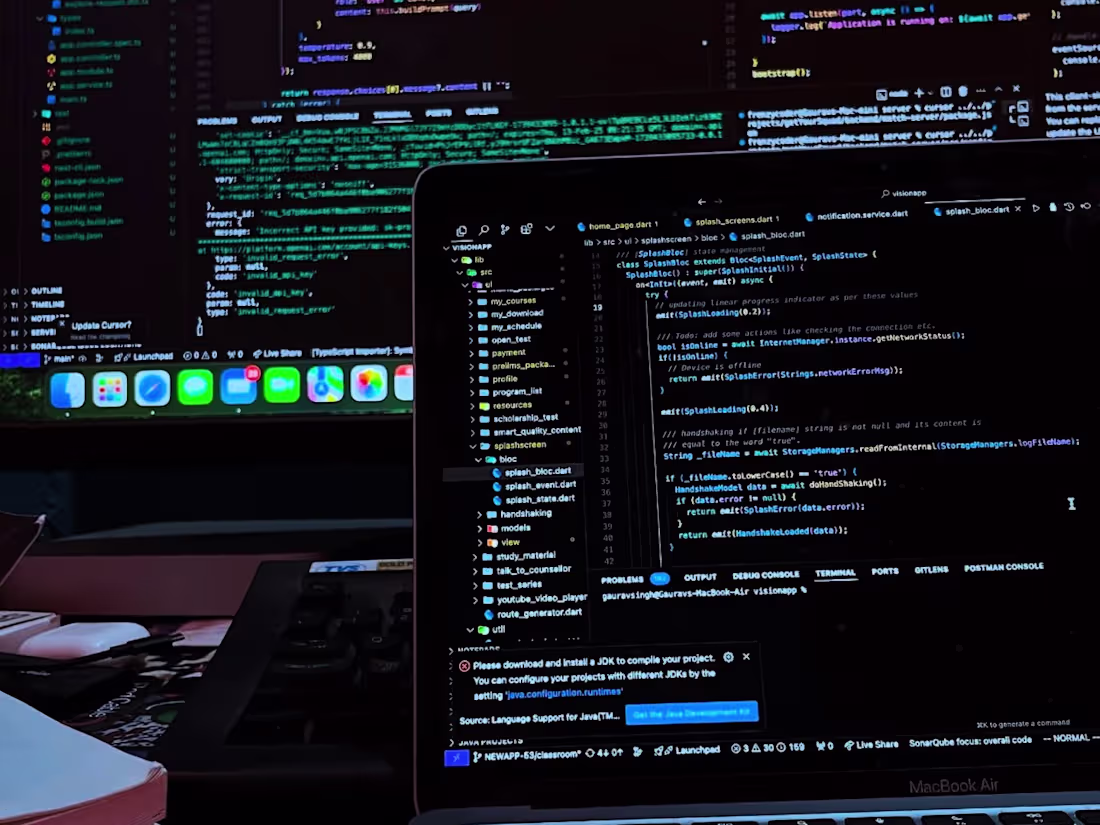 Cover image for  A software developer building beautiful user experiences. 