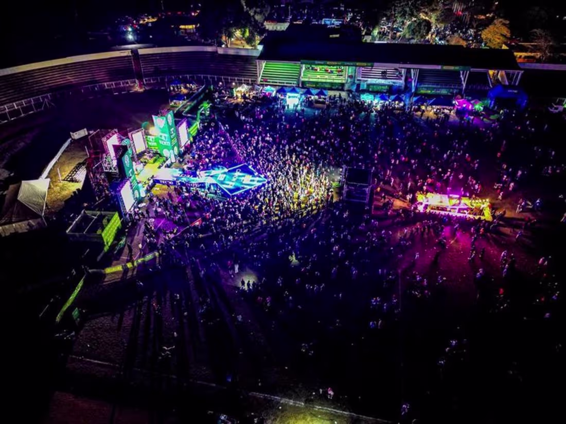 Cover image for Sound Addicts Live