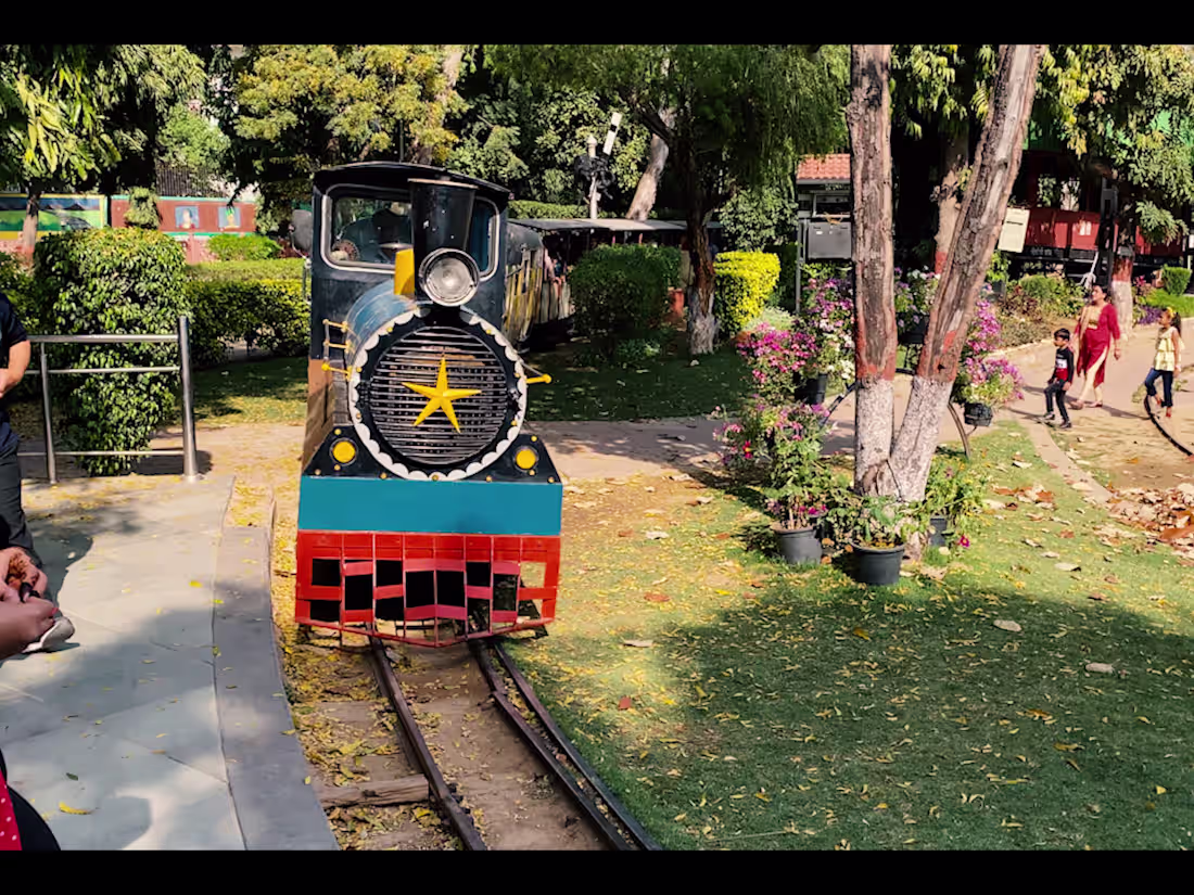 Cover image for Short Film 2-1.m4v