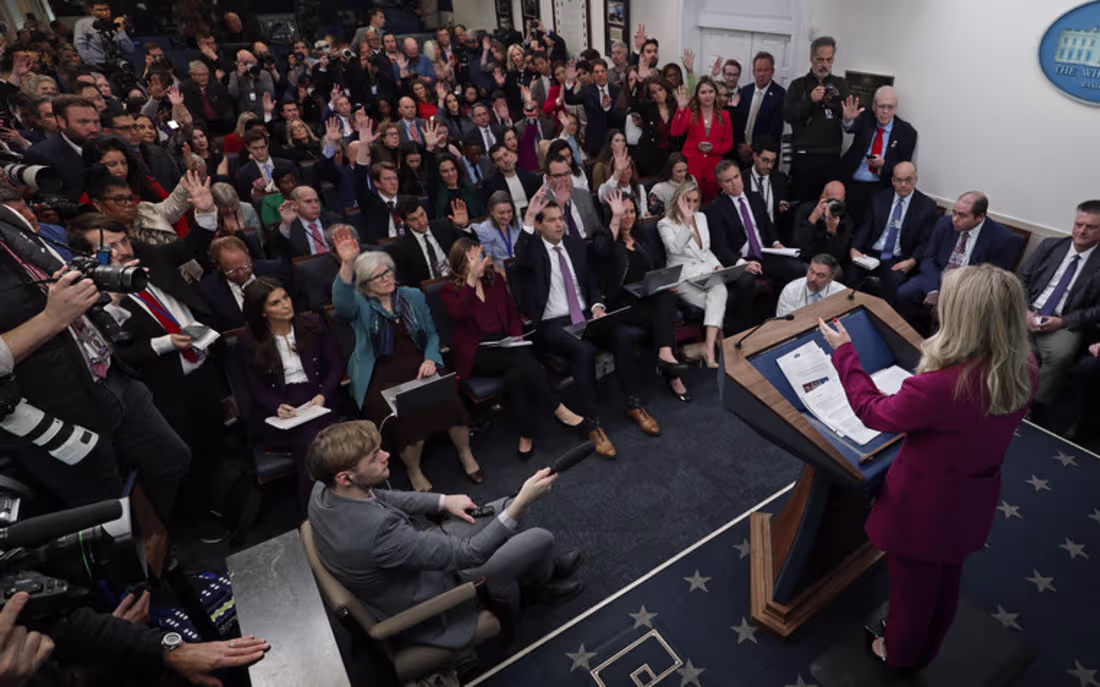 Cover image for Managing High-Stakes Communications and Reputation Strategy