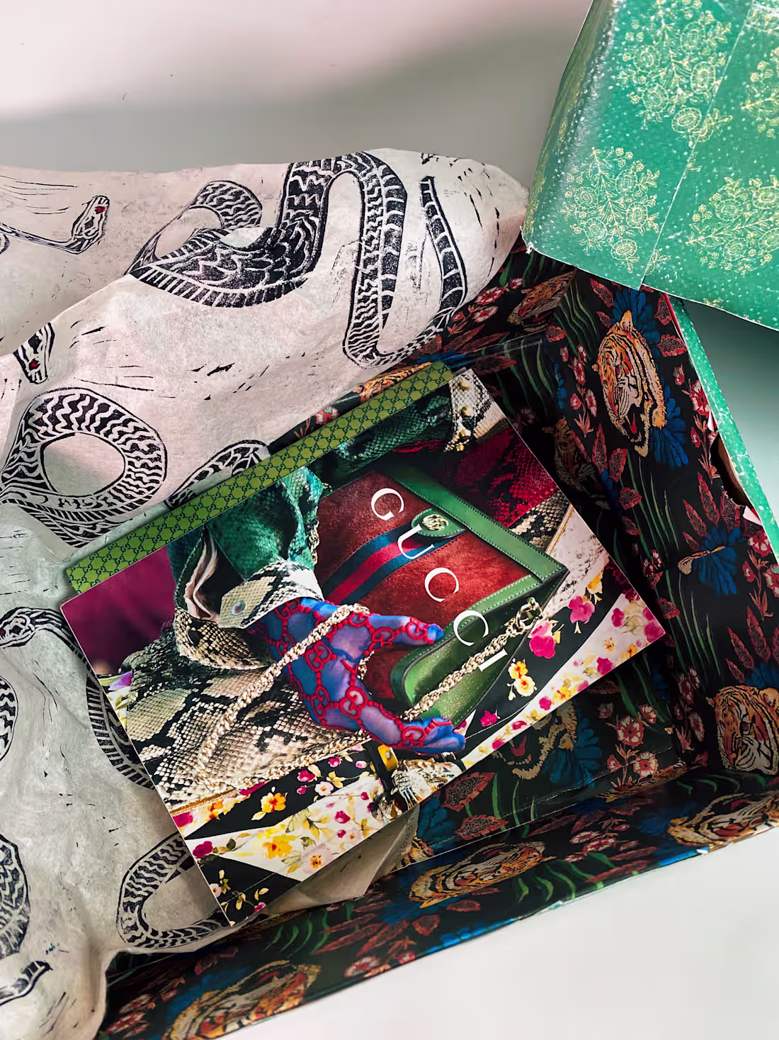 Cover image for GUCCI BOX