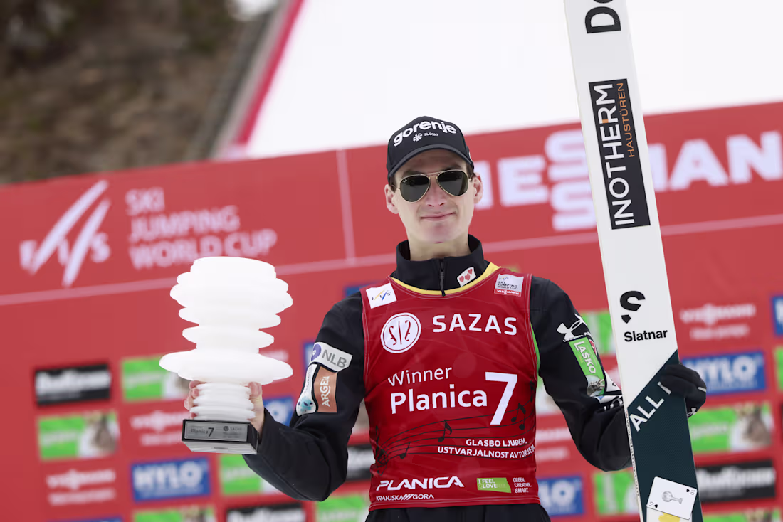 Cover image for When sound becomes a trophy.

I