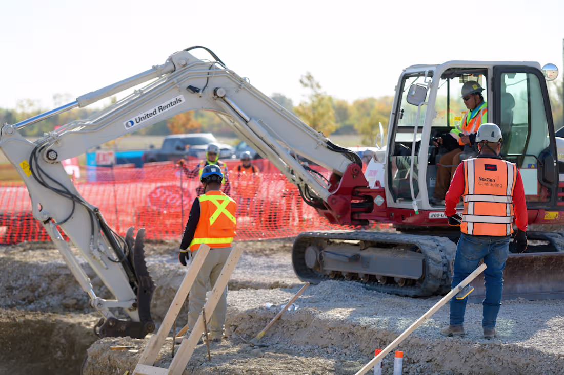 Cover image for Building Careers in Construction