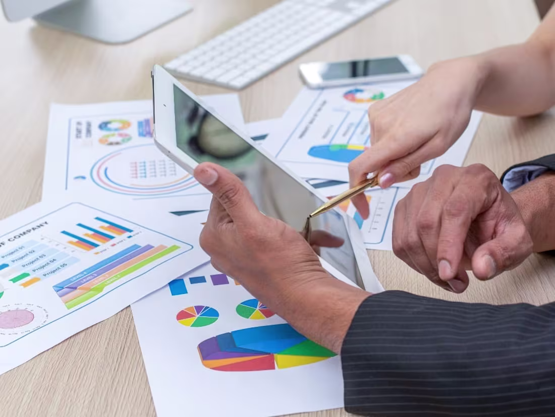 Cover image for Producing engaging PowerPoint reports and presentations