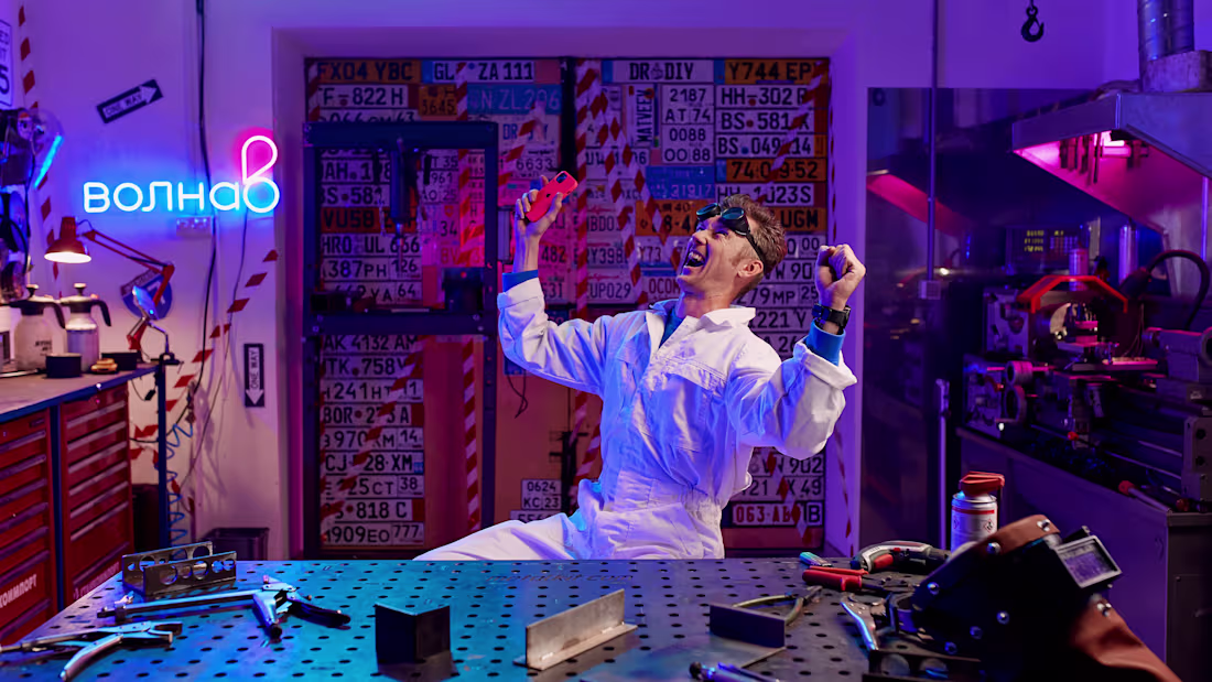 Cover image for TV Commercial for “Do It Yourself” Mobile Tariff