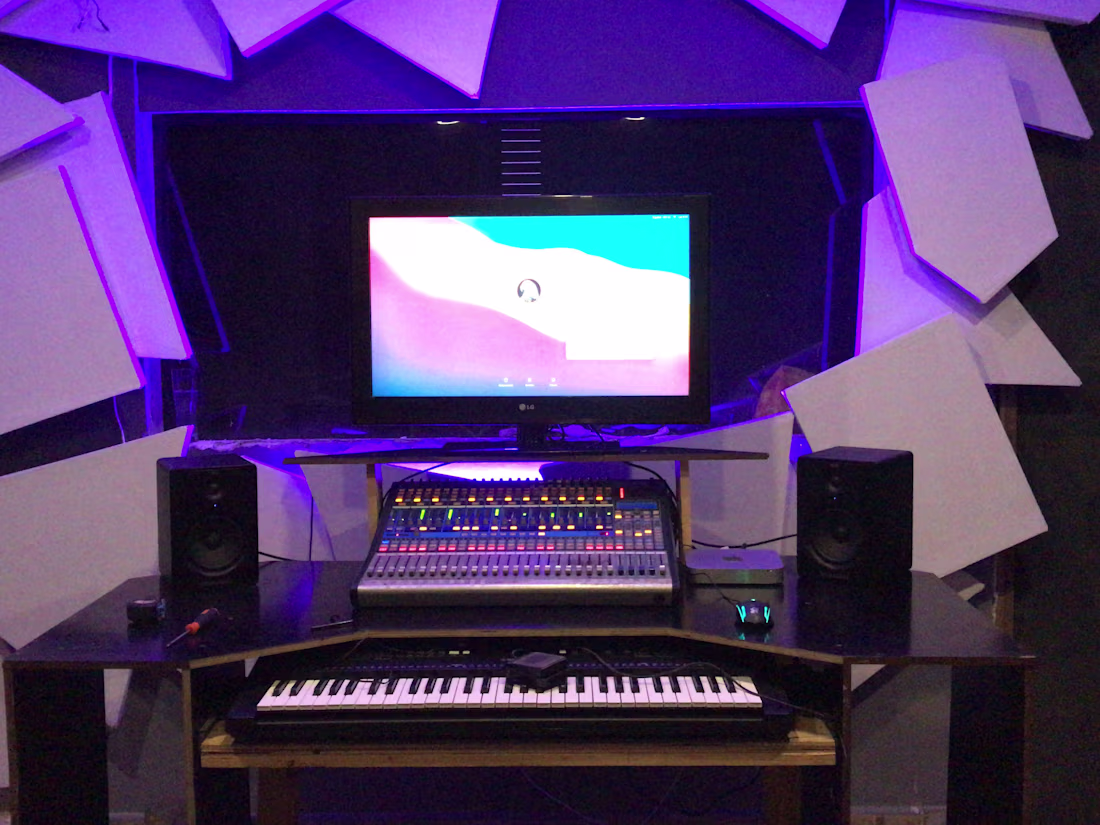 Cover image for It Support - Web Designer