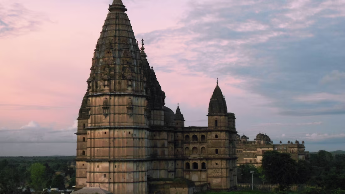 Cover image for The Hidden Hypnotic Heart of India: Orchha
