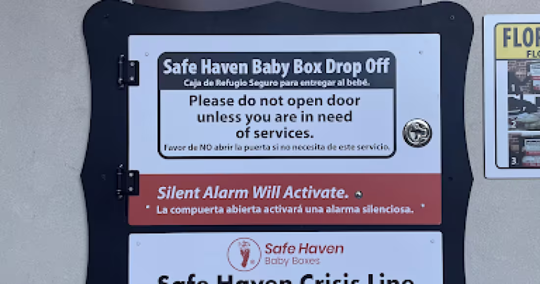 Cover image for Newberry Celebra la Instalación de su Caja de refugio Seguro 