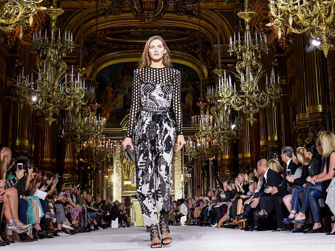 Cover image for Fashion