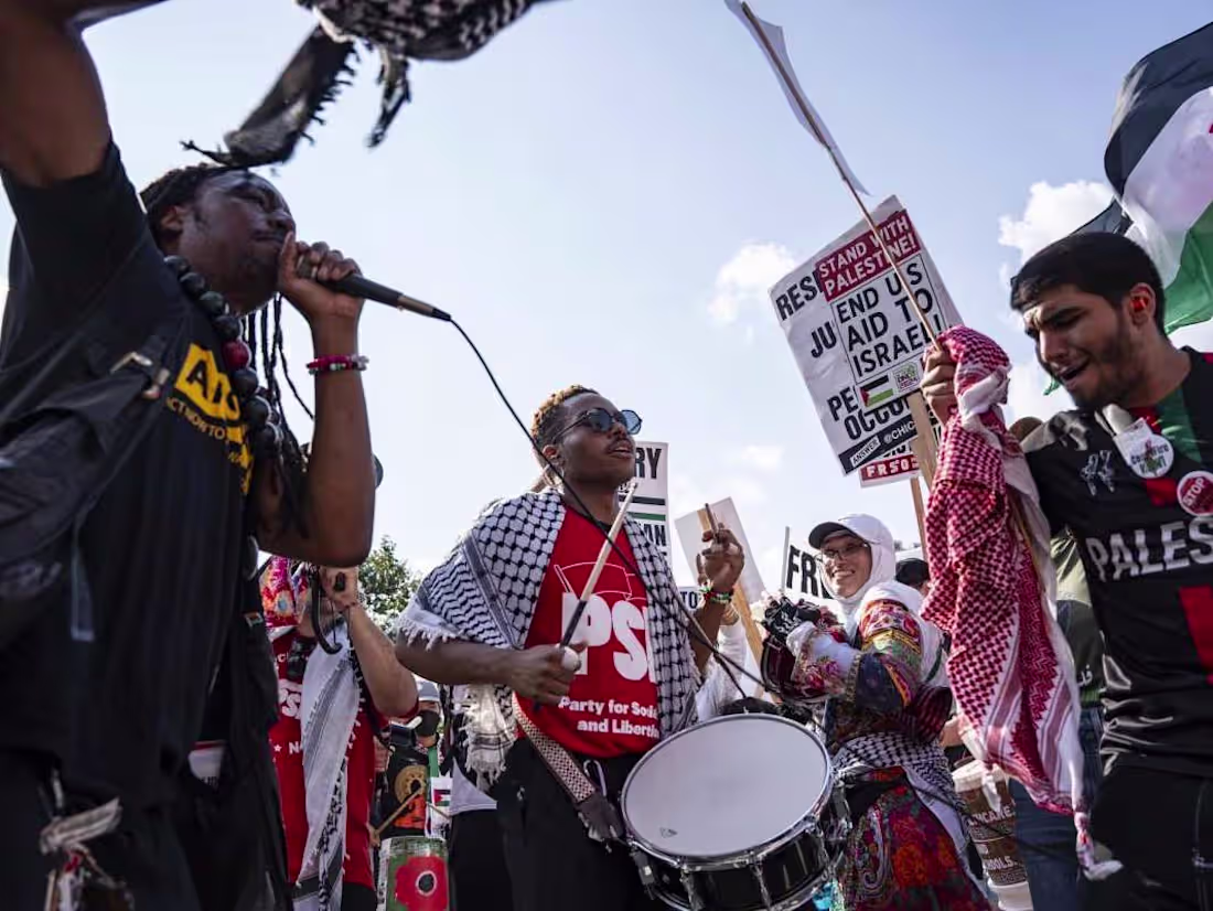 Cover image for Thousands gather in Union Park on first day of DNC to demand...