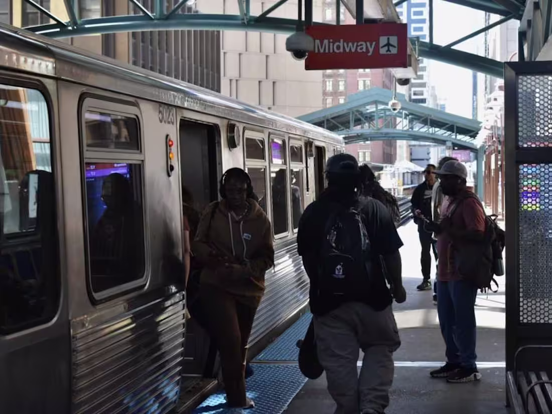 Cover image for Survey: Average commuter student travels 30 to 50 minutes to...