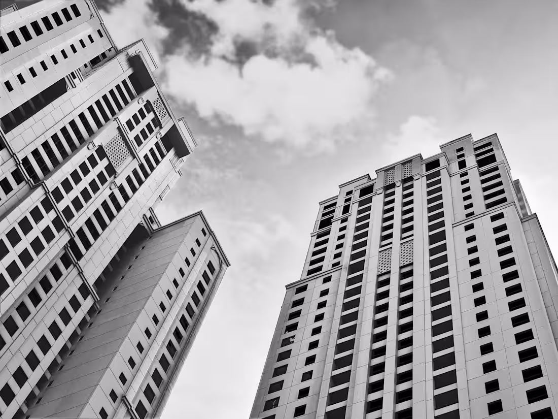 Cover image for Lynwood Villas