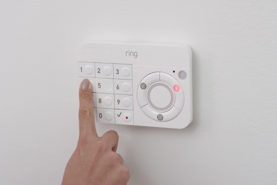 Cover image for Ring