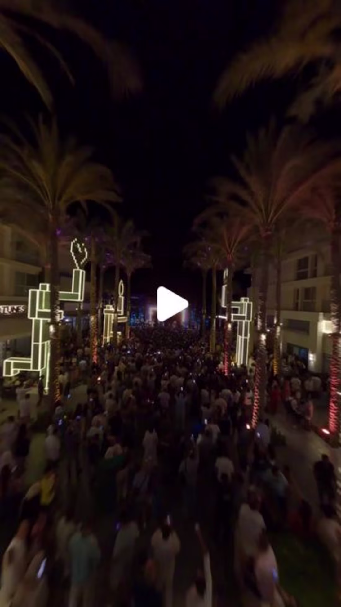 Cover image for Emaar Misr on Instagram‎: ”احتفالات تمديد موسم مراسي يحييها الف…