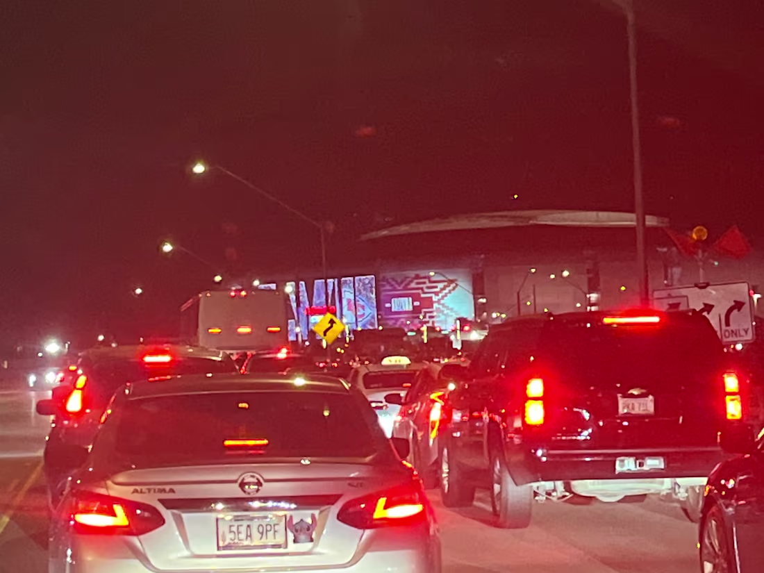 Cover image for 500 words on traveling the US/Comedic 