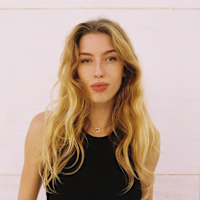 Elena Du Pisanie