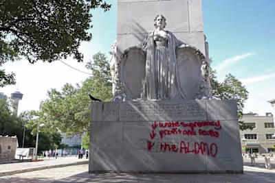 Interactive Journalism: Alamo Plaza Renovation Timeline