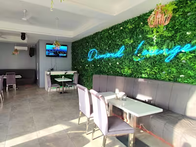Lounge In Style: Diamond Lounge