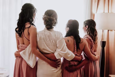 How to Be the Best Bridesmaid or Maid-of-Honor at your next Dest