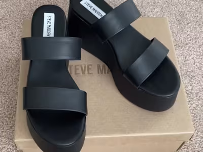 Steve Madden-Platform sandals