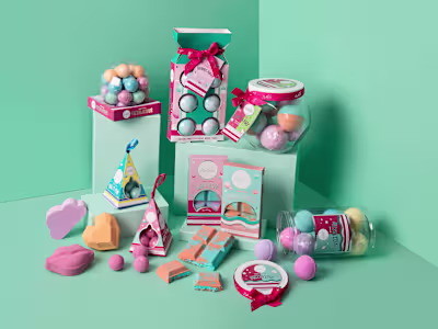 Retouching styled shots for a Xmas catalogue.