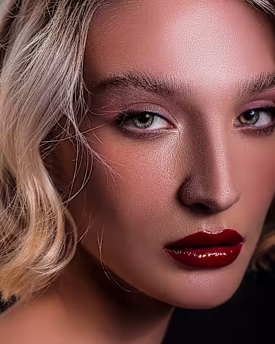 HIGH-END RETOUCHING